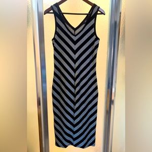 Sleeveless black and gray dress
